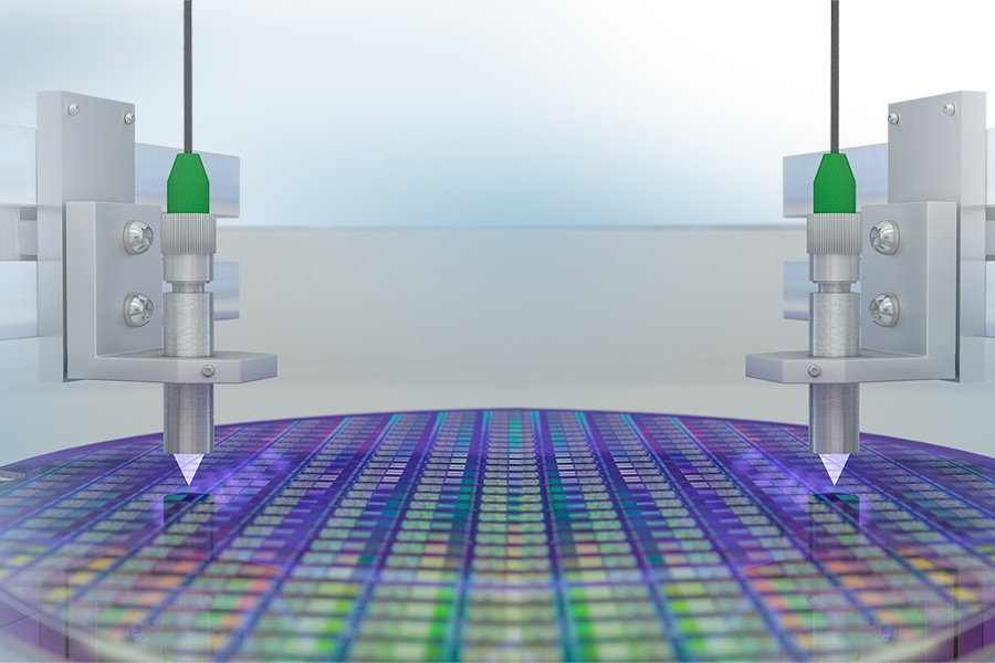 interferoMETER von MICRO-EPSILON vermisst Wafer