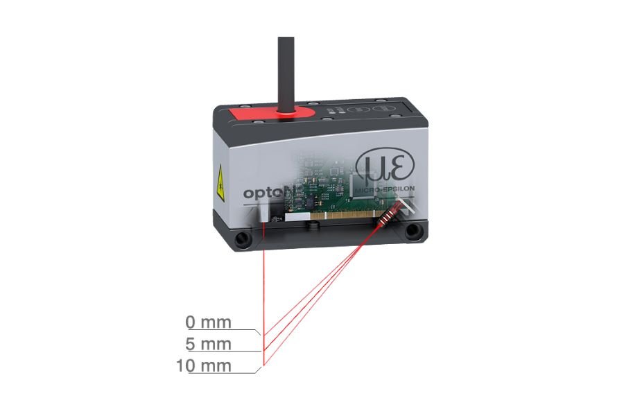 Benutzer betrachtet Content auf Bildschirm